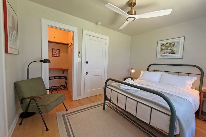 Room 37 of 62