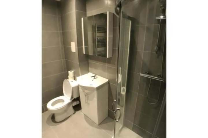Room 9 of 12