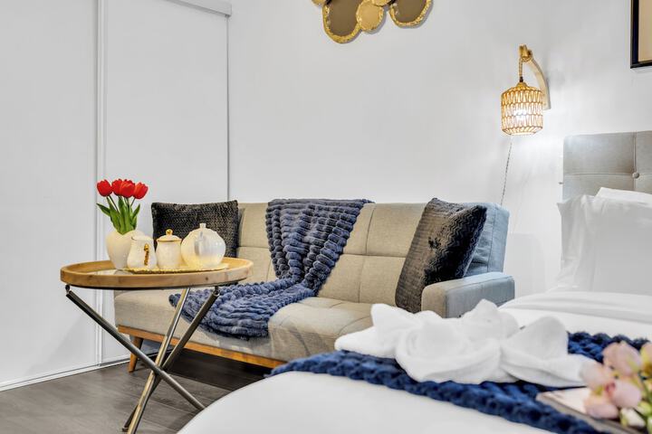 Room 4 of 61