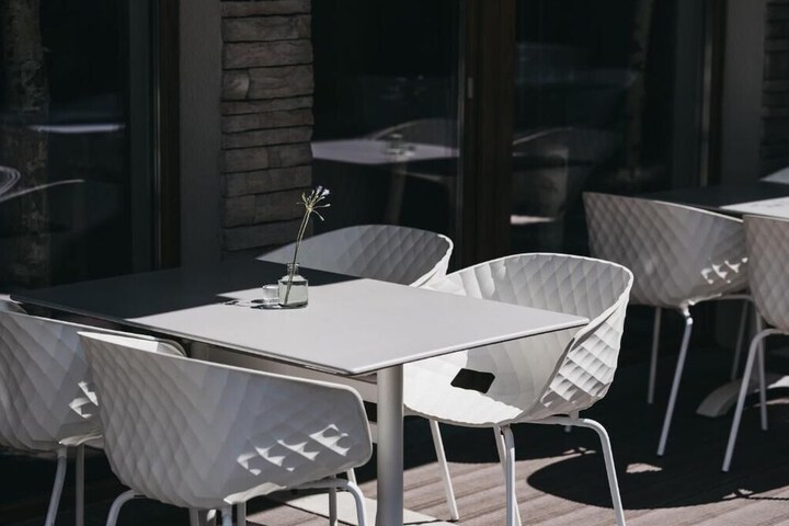 Dining 66 of 111
