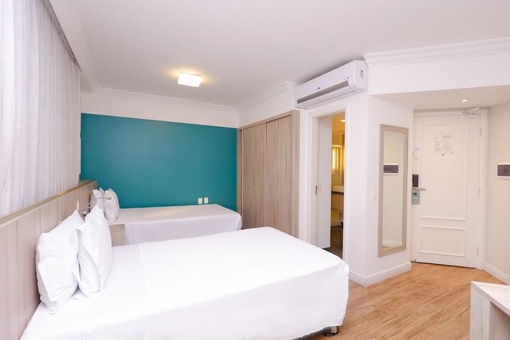 Room 54 of 143