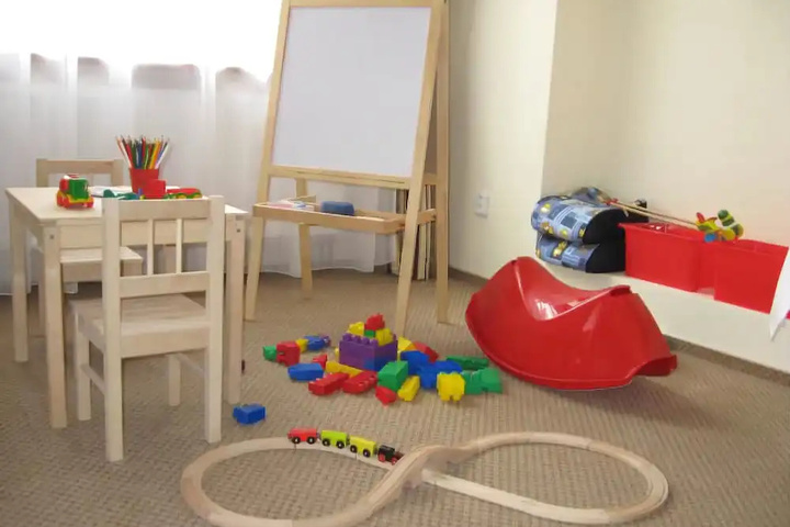 Room 12 of 30