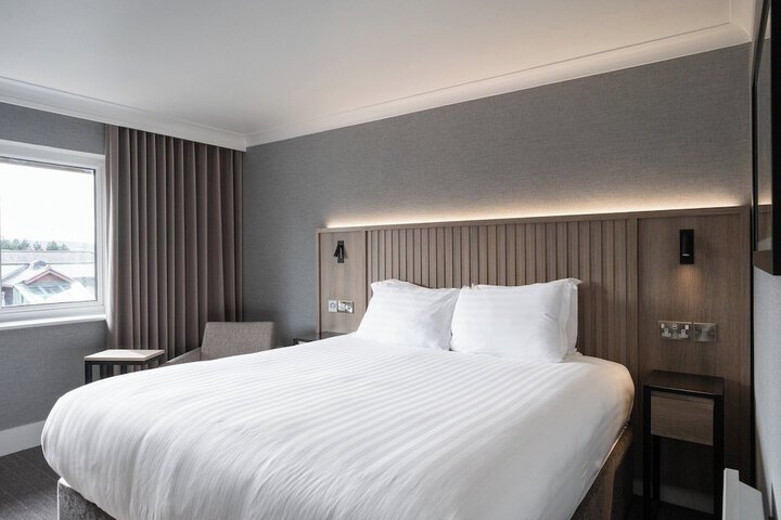 Room 3 of 110