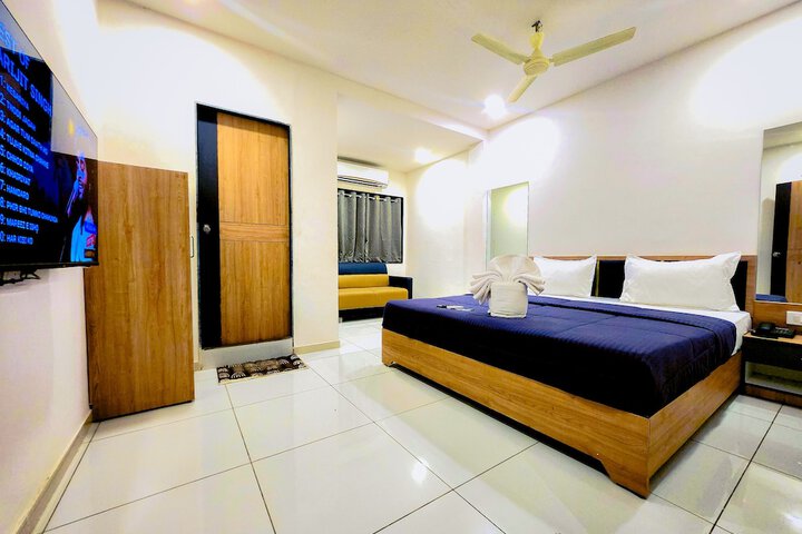 Room 12 of 40