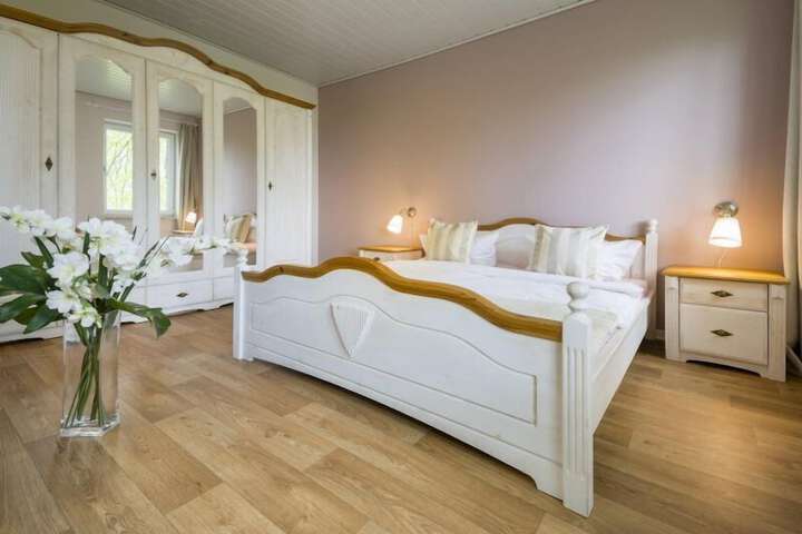 Room 4 of 90