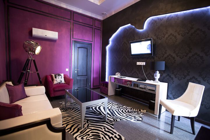 Room 17 of 43