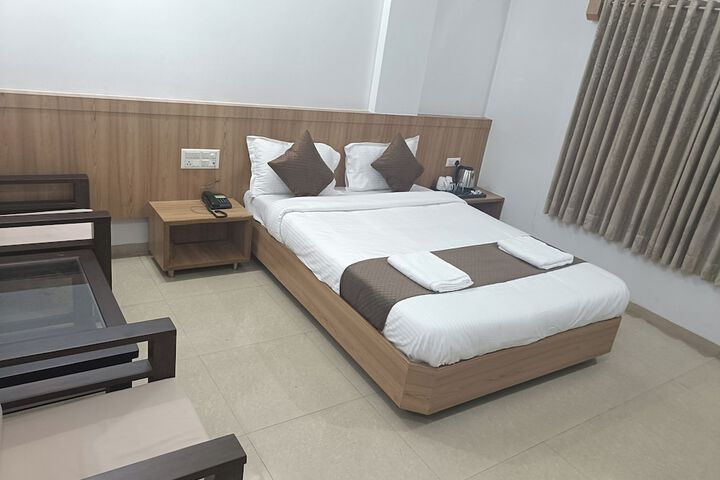 Room 8 of 42