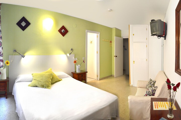 Room 5 of 48