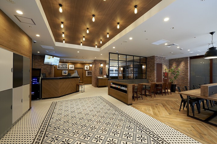 Entrance & Lobby