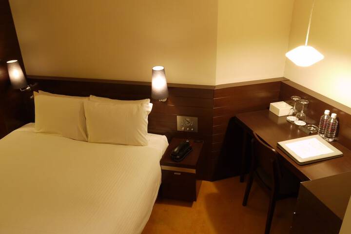 Room 18 of 43