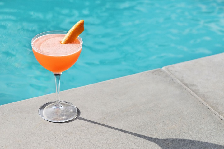 Poolside bar