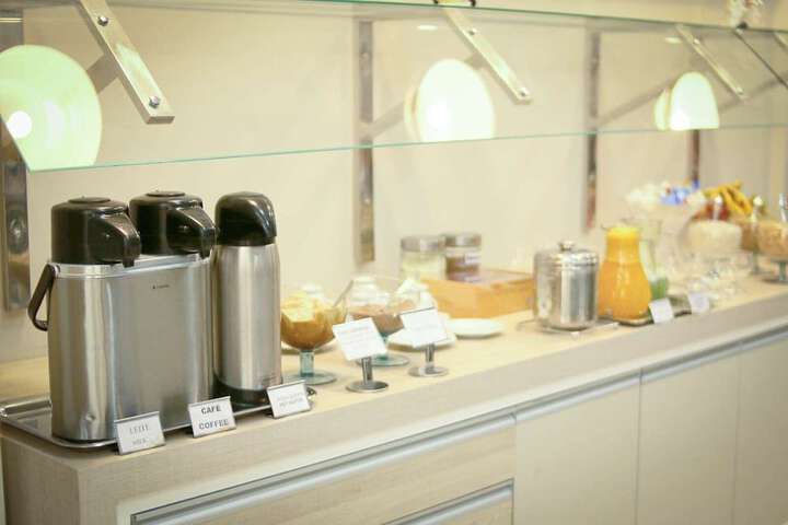 Breakfast/Coffee Service 22 of 34