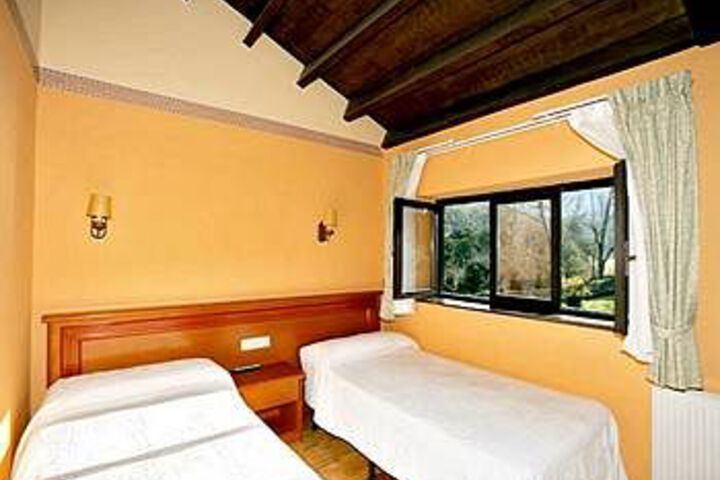 Room 16 of 24