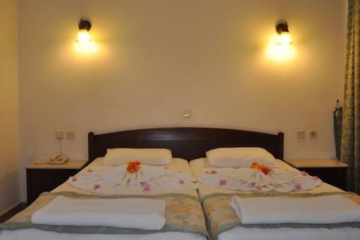 Room 2 of 31