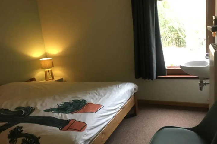 Room 2 of 4