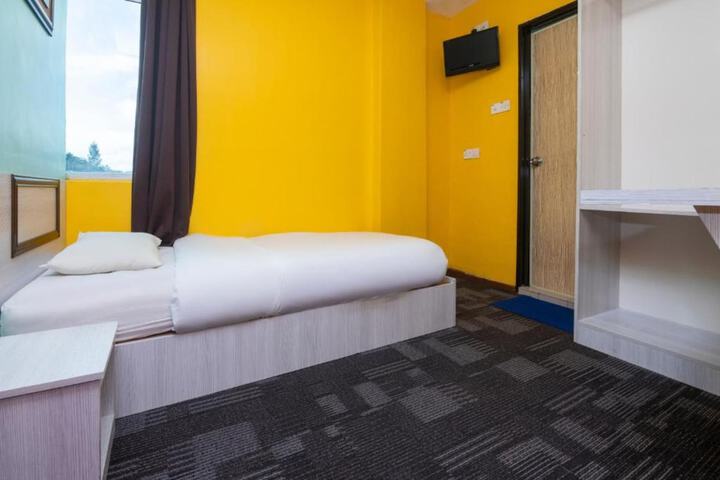 Room 9 of 19