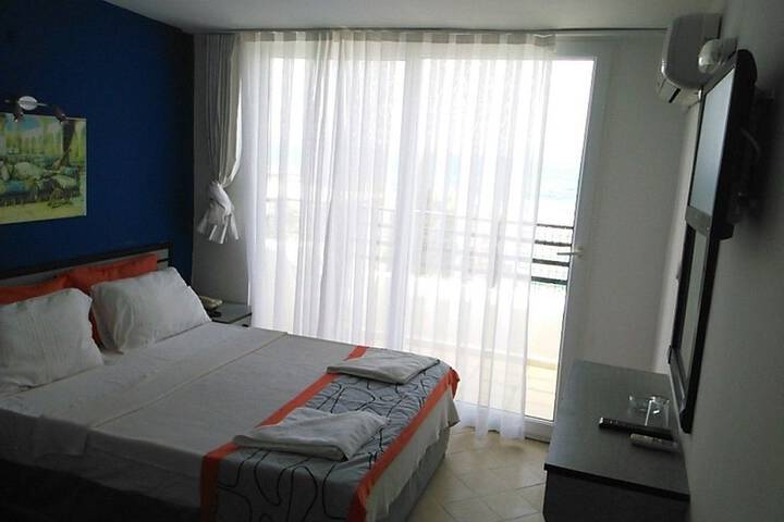 Room 3 of 27