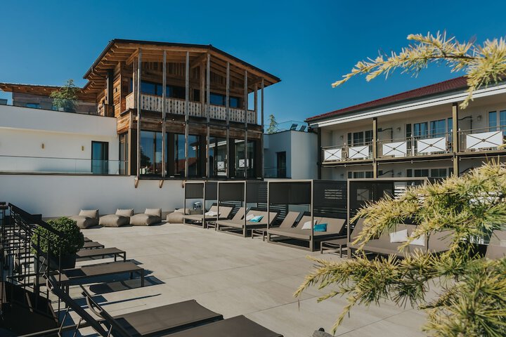 Sundeck 187 of 193
