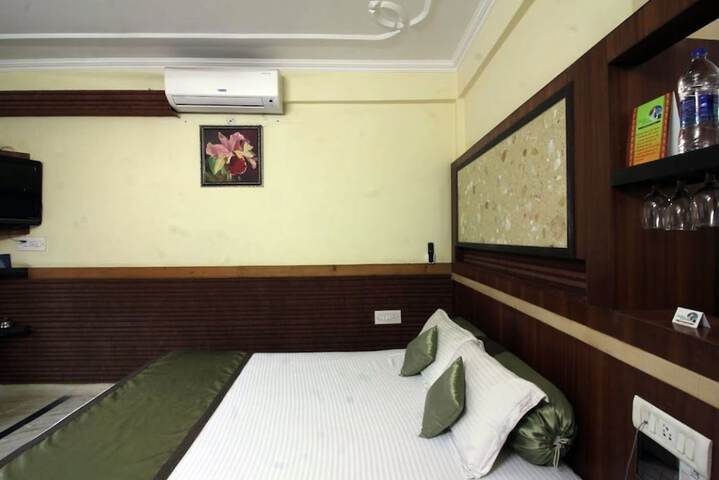 Room 6 of 22