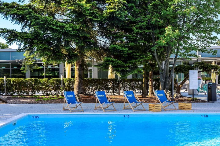 Pool 47 of 141