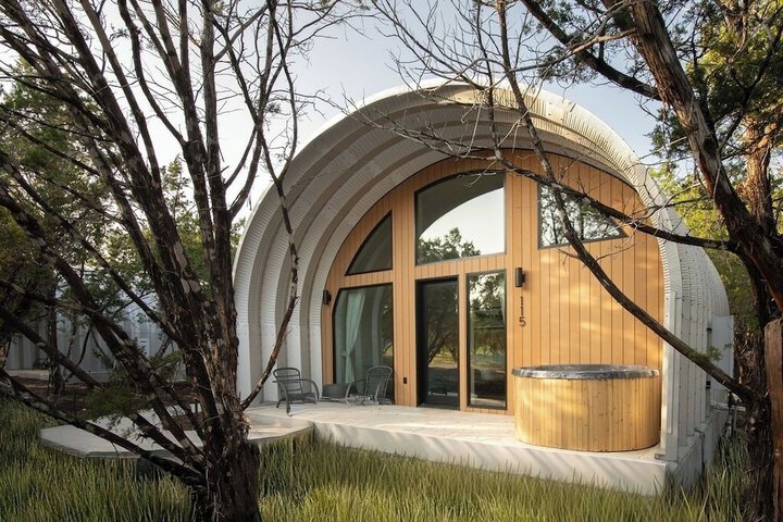 Hotel Exterior 300 of 303