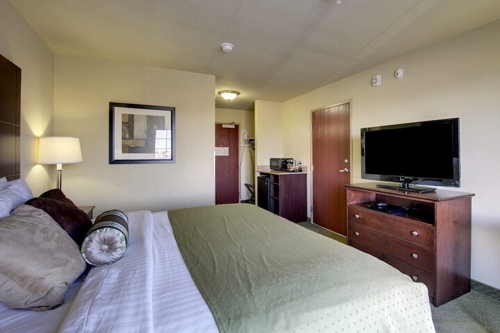 Room 10 of 28