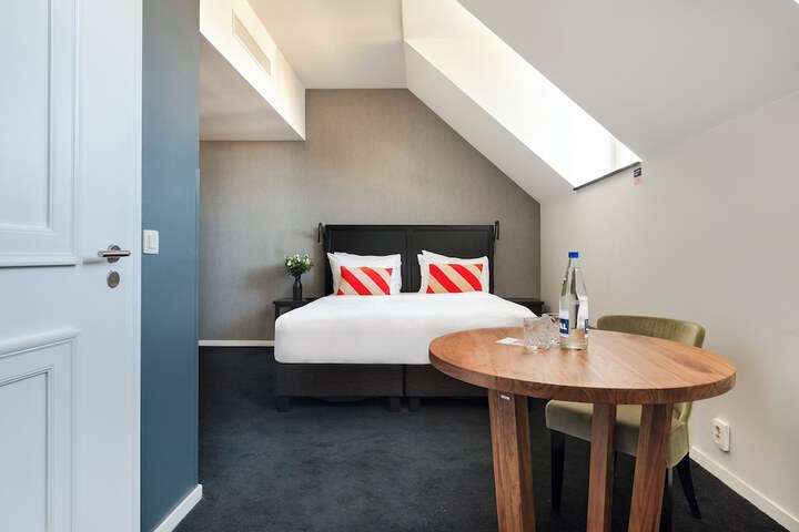 Room 19 of 68