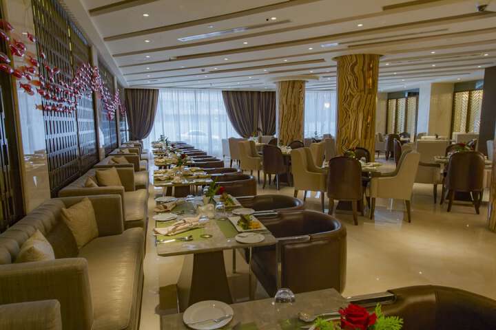 Dining 63 of 86