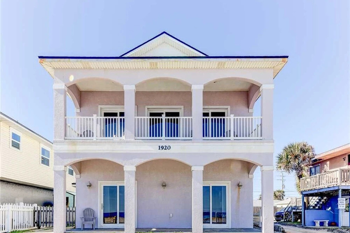 Exterior of Waters Edge 4 Br home by RedAwning