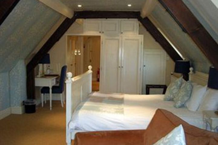 Room 10 of 25