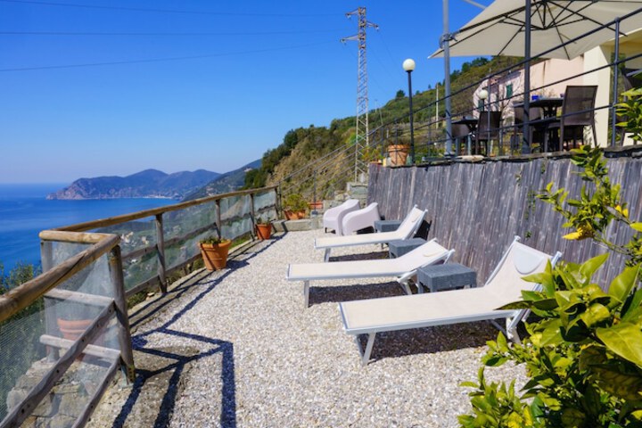 Sundeck 13 of 25