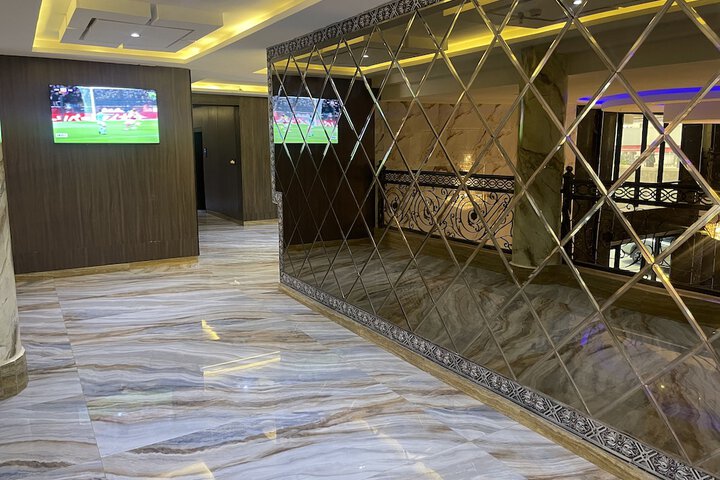 Ballroom/Hall 97 of 98