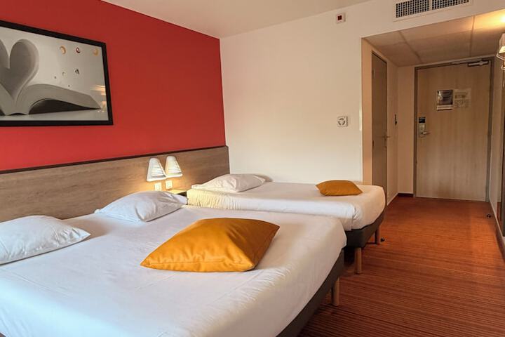 Room 14 of 38