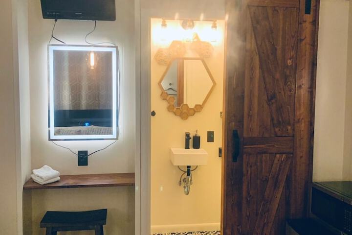 Room 70 of 100