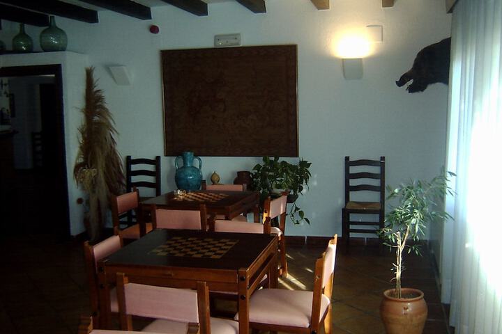 Room 11 of 32