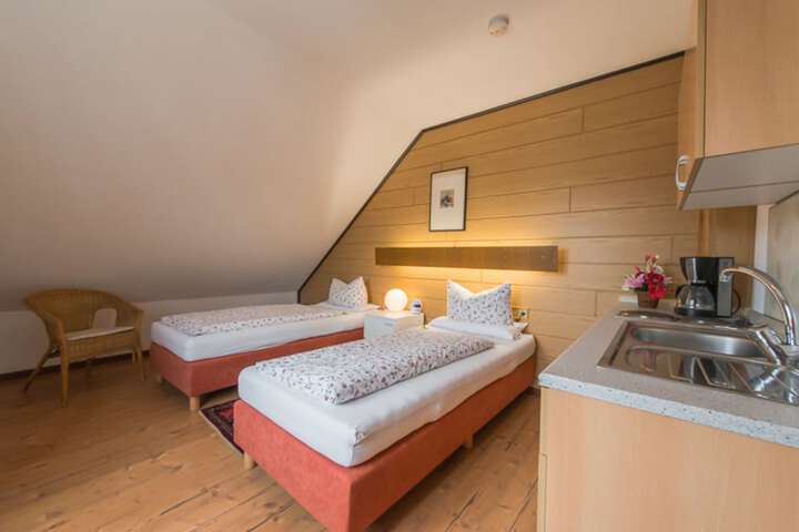 Room 2 of 7