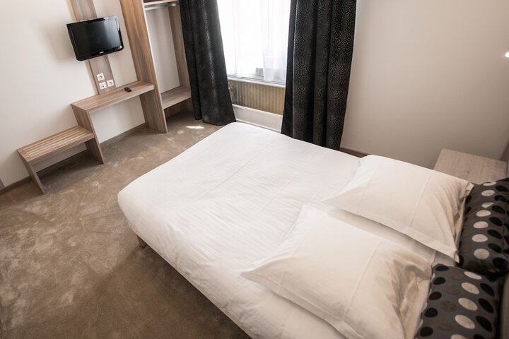 Room 8 of 39