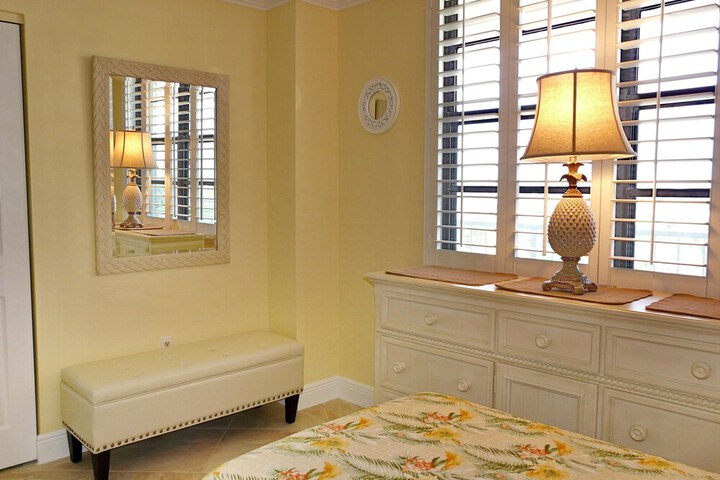 Room 5 of 52