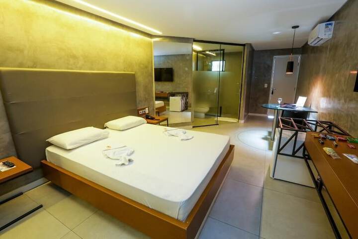 Room 4 of 12