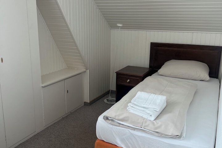 Room 3 of 21