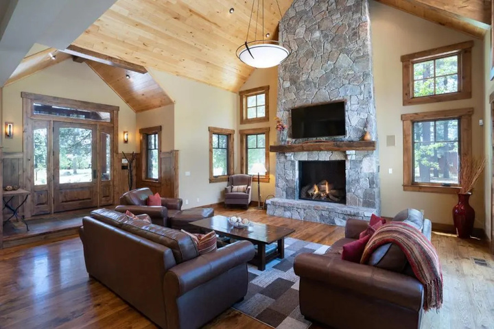 Image of Luxury 4BD Residence on Old Greenwood Golf Course. Free Grocery Delivery!