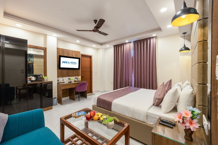Room 9 of 24