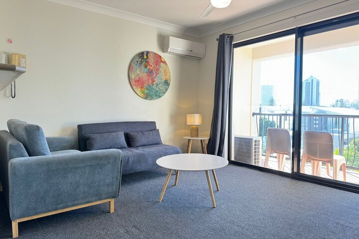Room 10 of 28