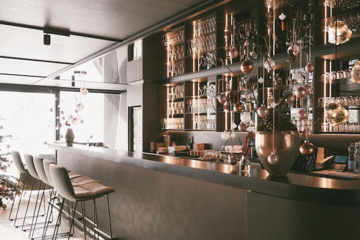 Lounge 125 of 158
