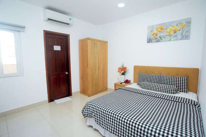 Room 12 of 30
