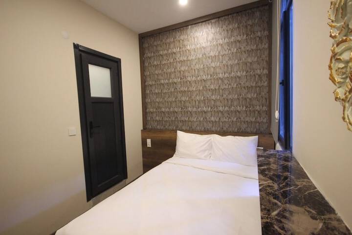 Room 97 of 204