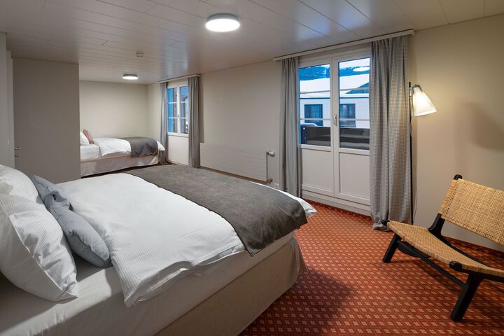 Room 16 of 46