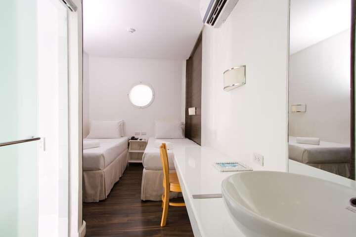 Room 5 of 27