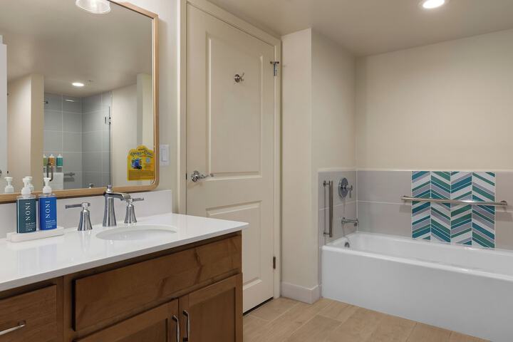 Room 10 of 20