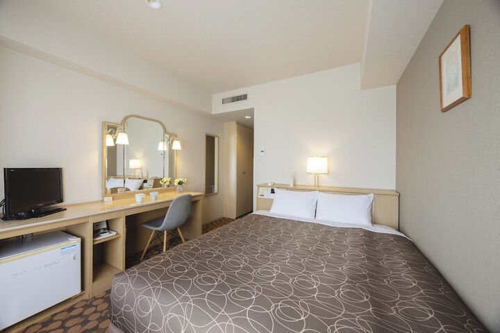 Room 17 of 42